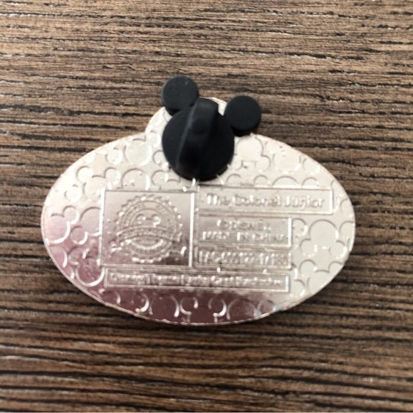 Disney Official Trading Pin: Cast Exclusive "What's MY Name" Colonel Junior - Picture 2 of 2